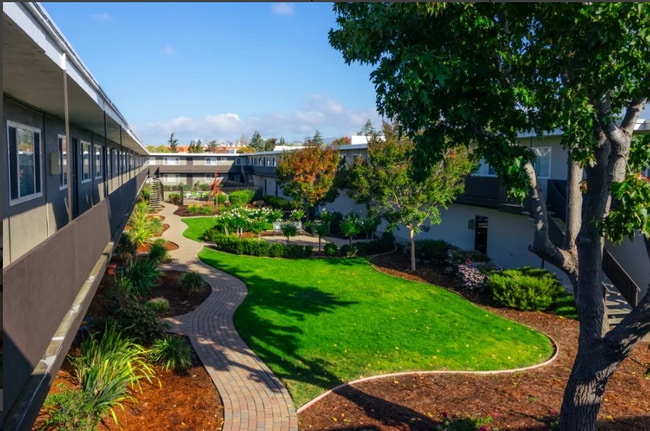 Building Photo - Garden Court Apartments