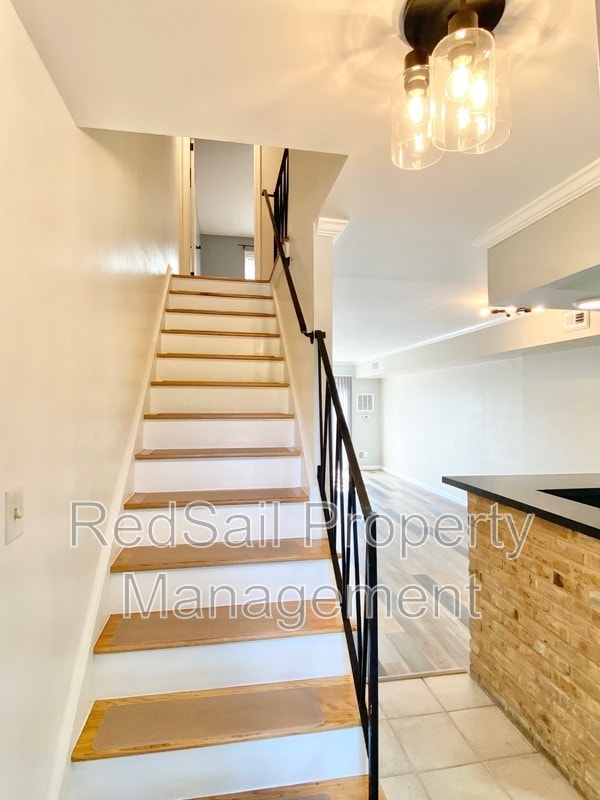 Photo - 487 Bridge St House