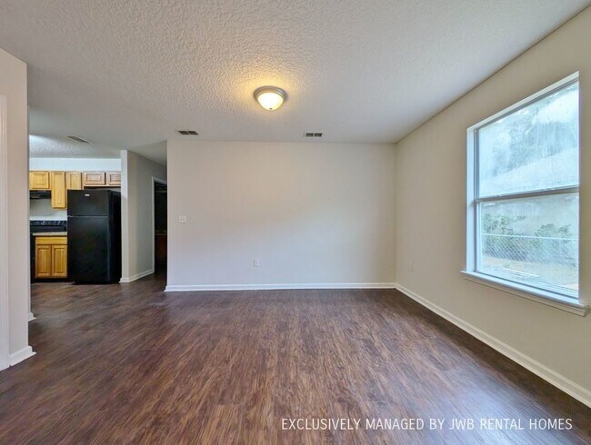 Building Photo - 8268 Osteen St