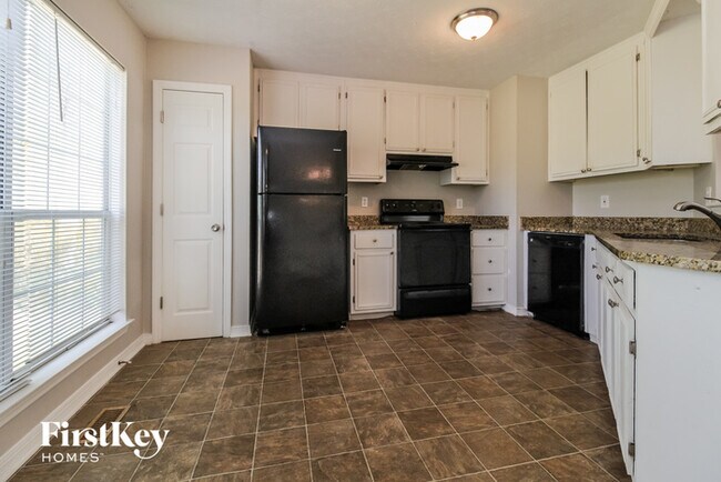 Building Photo - 6213 Ivy Springs Dr