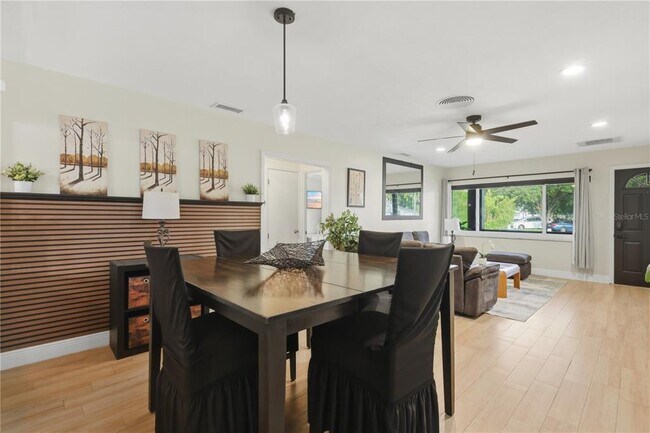 Foto del edificio - 2341 Devon Ct