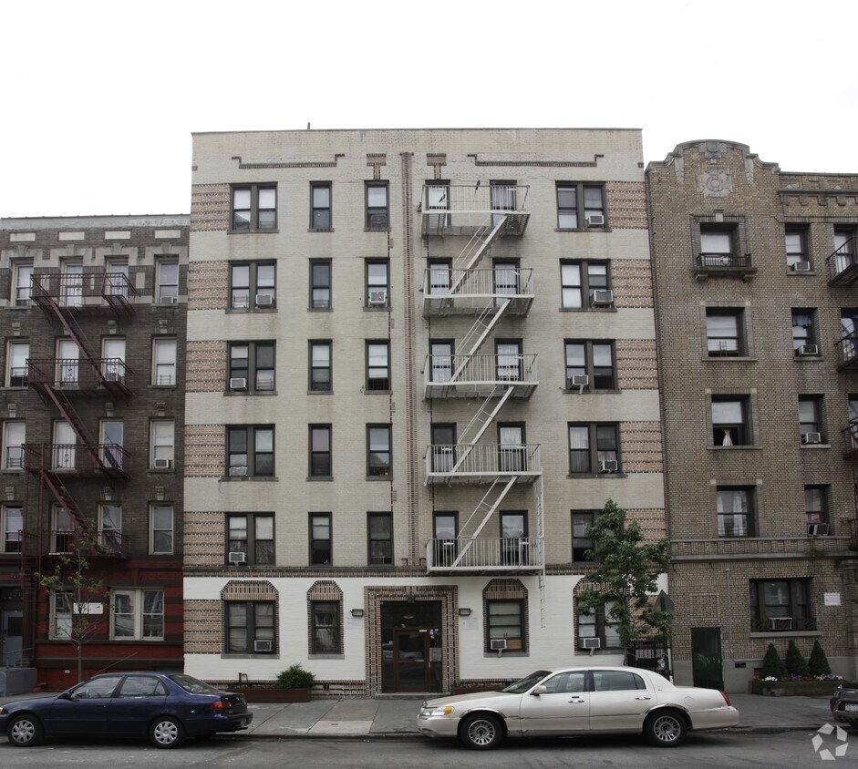 Foto del edificio - 117-119 Vermilyea Ave
