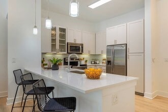 Building Photo - Allure at Southpark