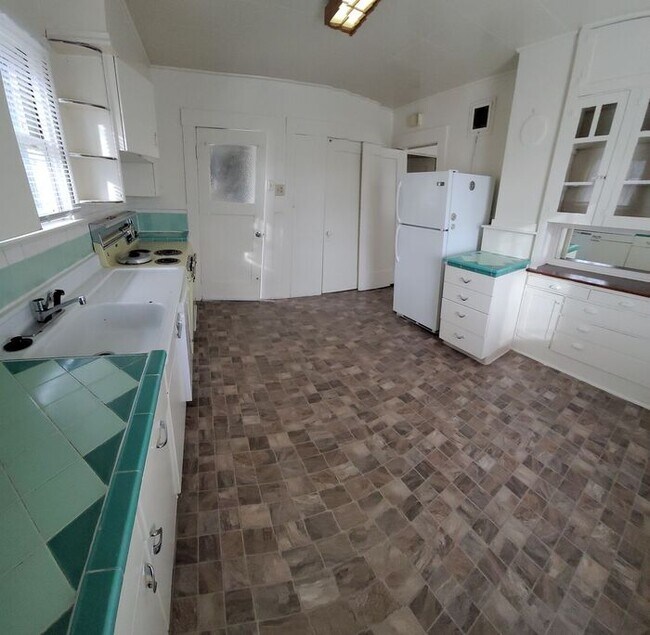 Foto del edificio - 2 bed 1 bath 1 car garage home cottage in ...