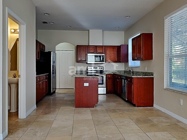 Foto del edificio - 15534 Lake Bella Vista Dr