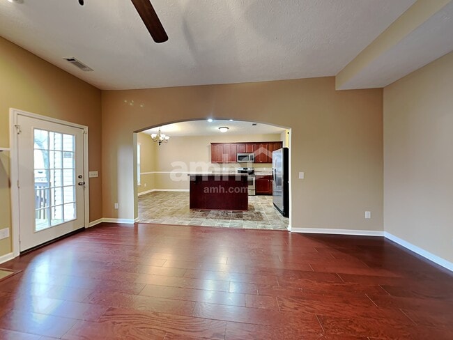 Building Photo - 115 Otter Glen Dr