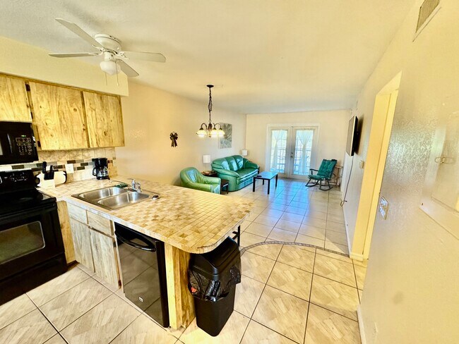 Foto del edificio - 22523 Westchester Blvd