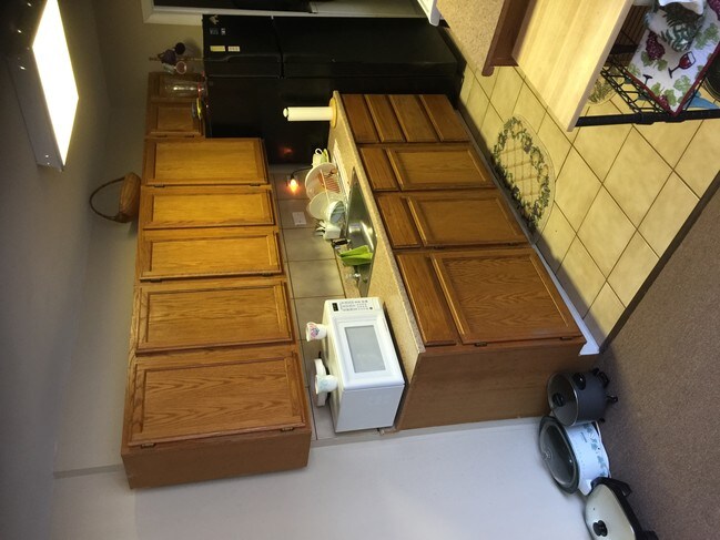 Kitchen - 168 Central Ave