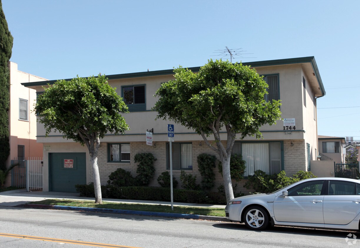 Foto del edificio - 1744 E 3rd St