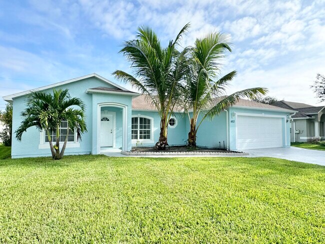Foto del edificio - 602 SW Bradshaw Cir