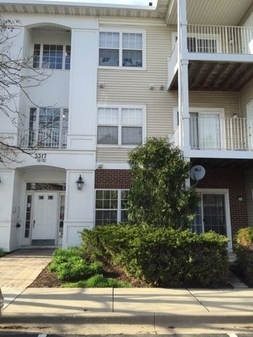 Building Photo - 3317 Stratford Ct