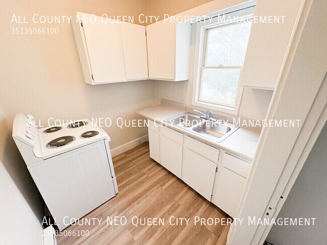 Foto del edificio - 499 S Detroit St