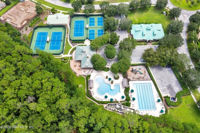 Foto del edificio - 945 Registry Blvd