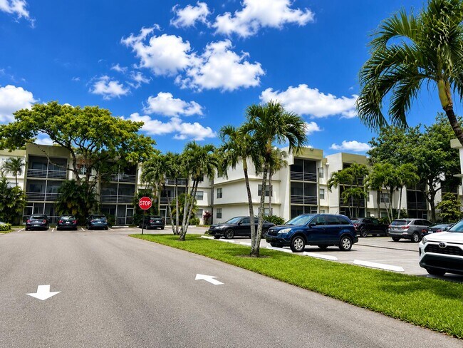 Building Photo - 4205 N University Dr