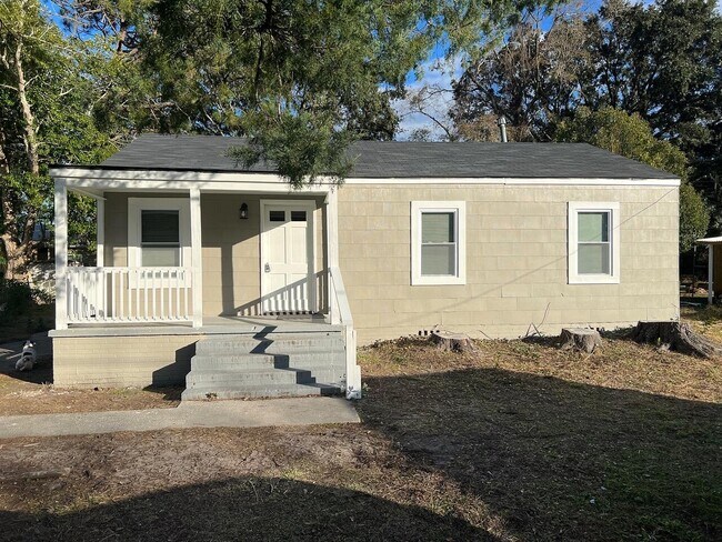 Building Photo - 103 Windsor Cir