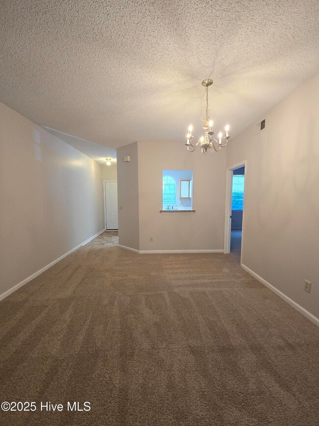 Building Photo - 723 Bragg Dr