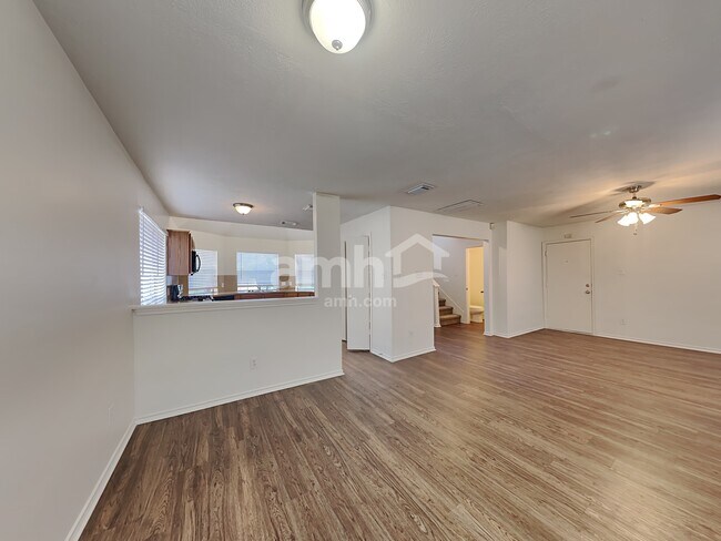 Foto del edificio - 1103 Lochmoor Ln