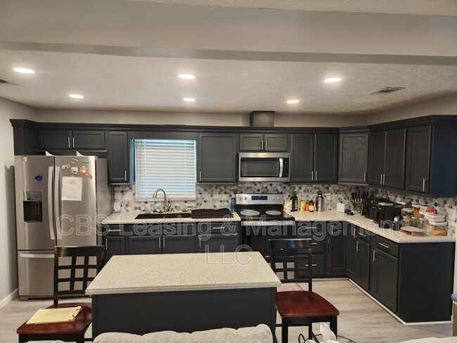 Foto del edificio - 5126 Stonegate Dr