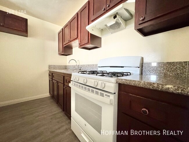 Building Photo - 20339 Saticoy St