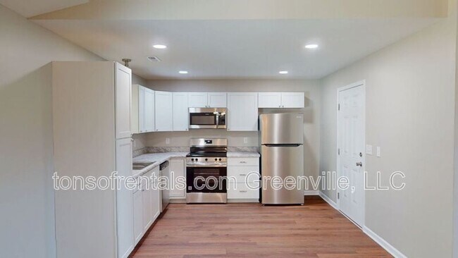 Building Photo - 535 Pleasant Breezes Way