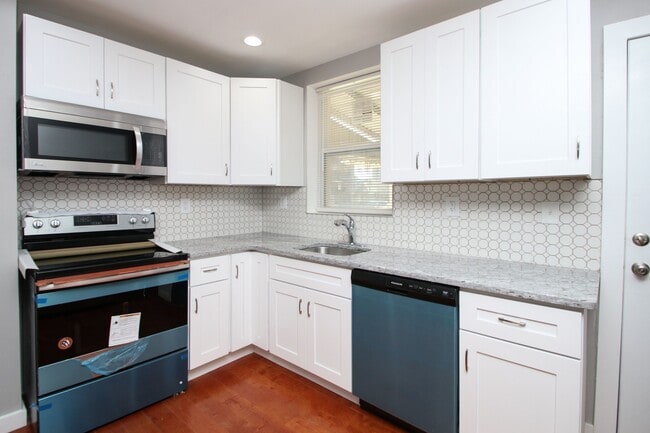 Building Photo - 882 N Fallon St