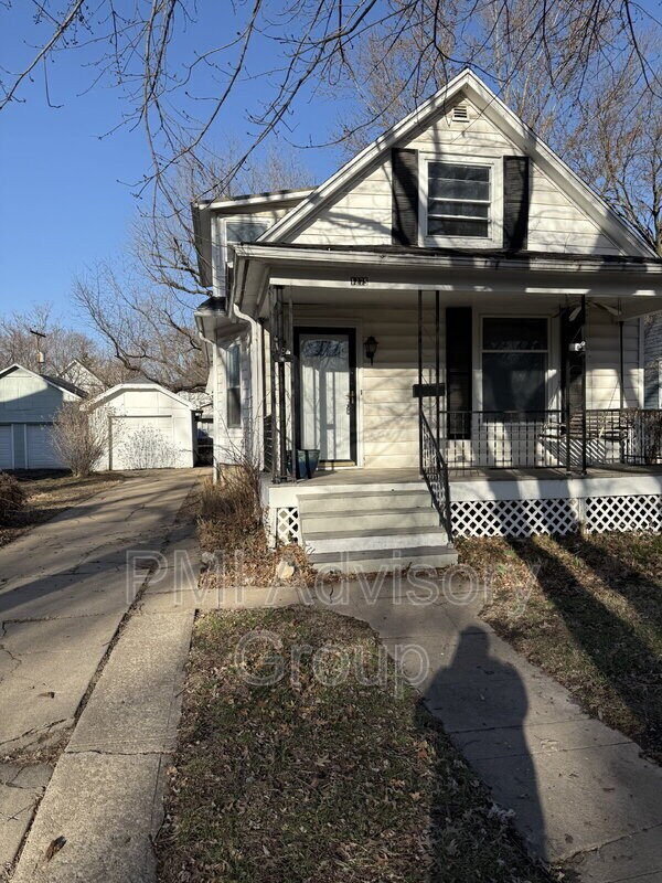 Building Photo - 1275 SW Mulvane St