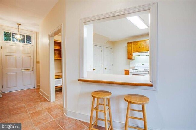 Building Photo - Spacious 2 Bed in Historic Downtown Freder...
