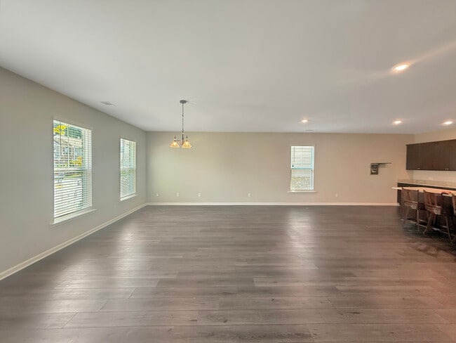 Photo - 4372 Grosbeak Dr House