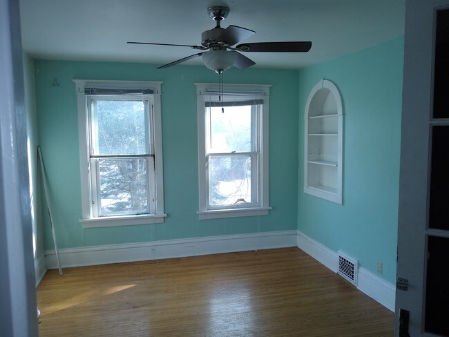 Foto del edificio - 305 Augusta Ave