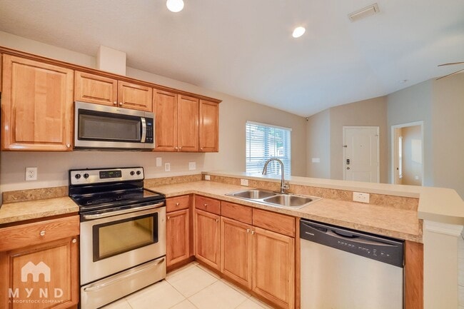 Building Photo - 2430 Princeton Ave