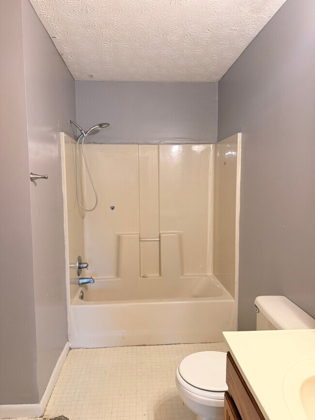 Building Photo - 431 Parker Memorial Dr