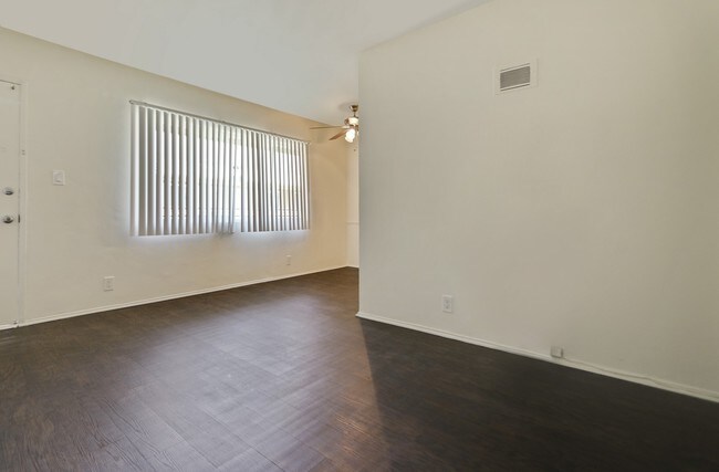 Building Photo - 2850 S Sepulveda Blvd
