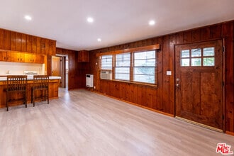 Building Photo - 4360 Kraft Ave
