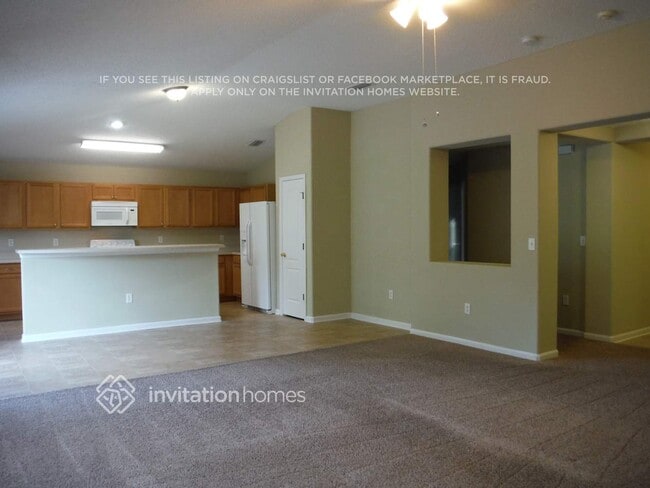 Foto del edificio - 11633 Brian Lakes Dr N