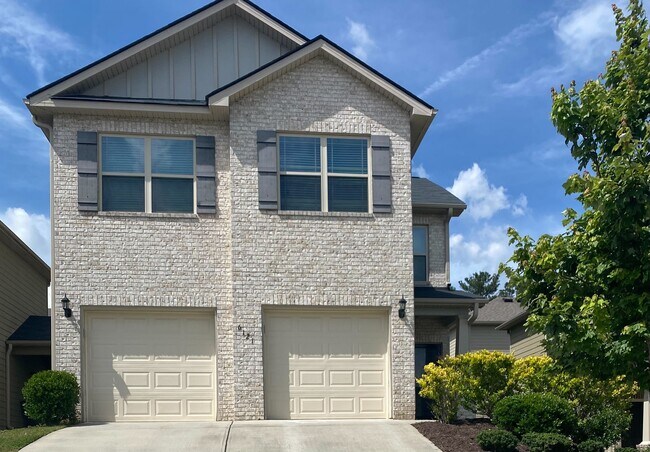 Building Photo - 6121 Hickory Lane Dr
