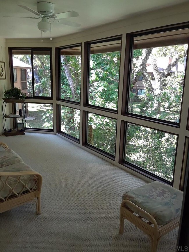 Foto del edificio - 10 Oakmont Ct