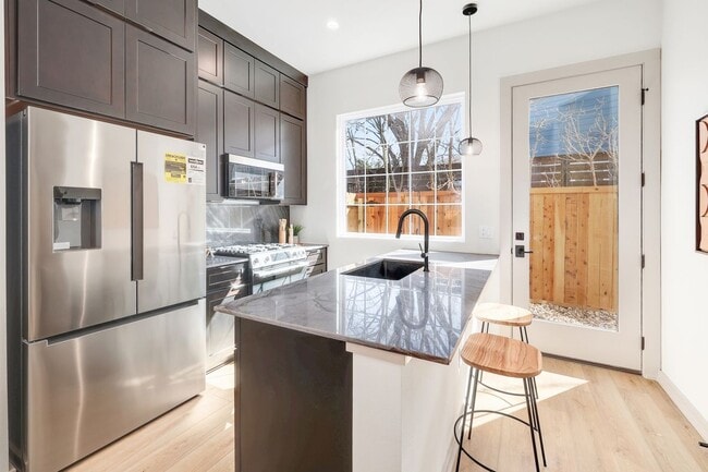 Building Photo - 1732 Bunche Rd