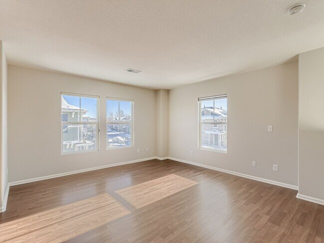 Building Photo - Evolve Real Estate: Spacious 2 Bed 2 Bath Condo with Attached Garage in Parker!