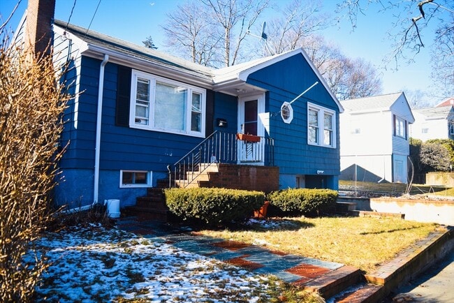 Building Photo - 77 Maryknoll St