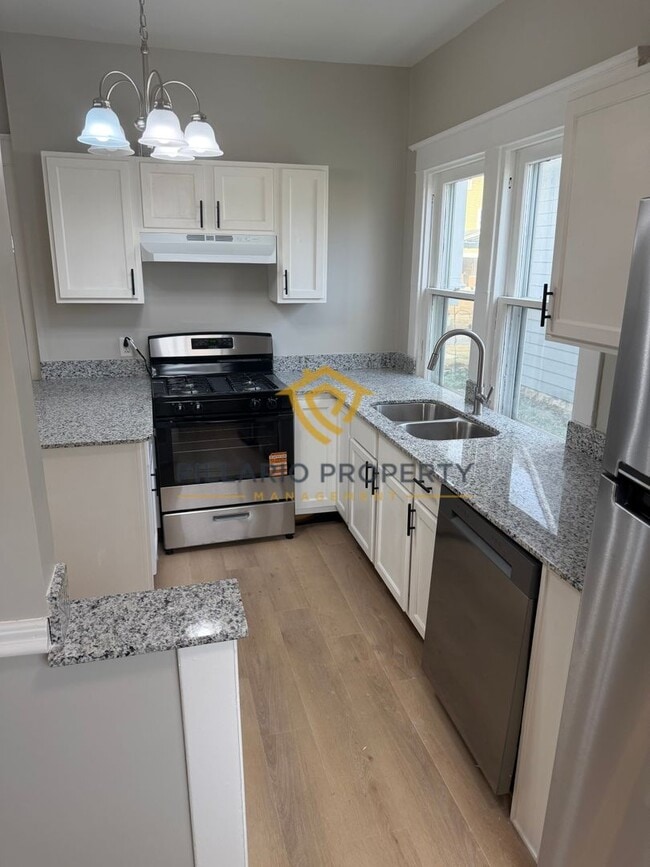 Building Photo - Fully Renovated 3-Bedroom/2-Bathroom with Huge Loft, Near Ellenberger Park, Available NOW!