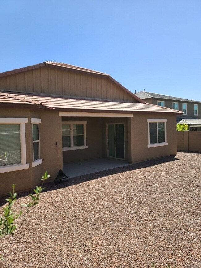 Building Photo - Spacious 4 Bed, 3.5 Bath Anthem Home with Modern Amenities and Prime Location