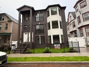 Building Photo - 333 Amherst St