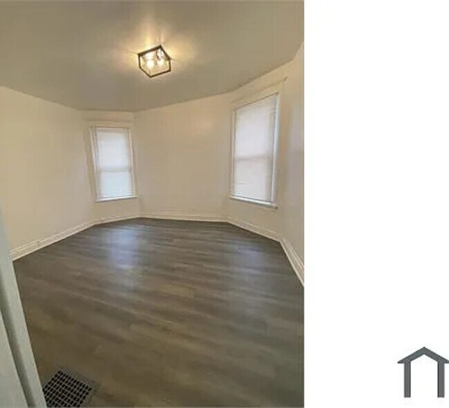 Foto del edificio - Charming 3BR Duplex in Chicago