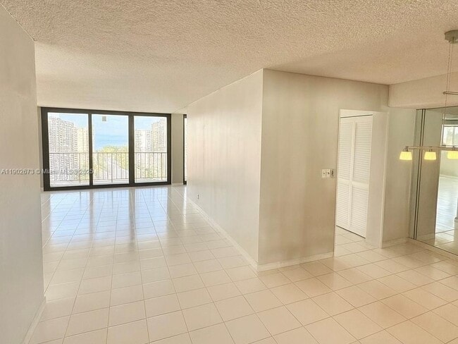 Foto del edificio - 290 174th St St