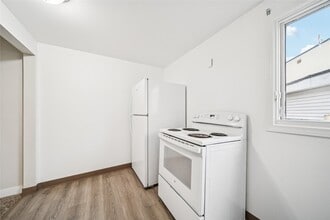 Building Photo - 1303 W 23rd Ave