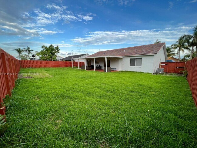 Foto del edificio - 14871 SW 150th St