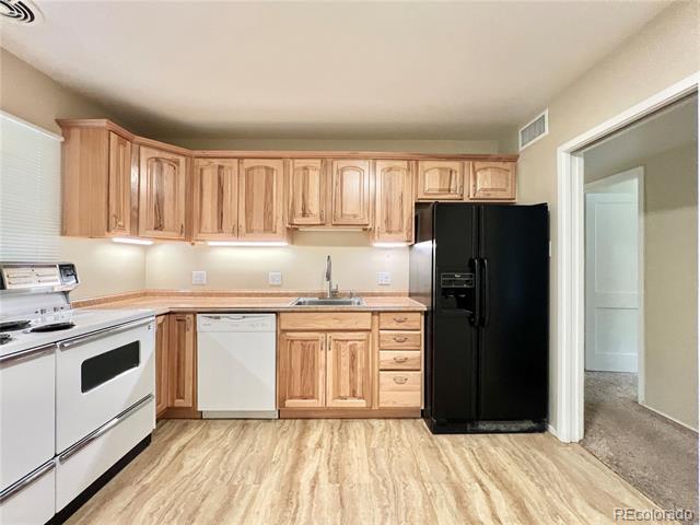 Foto del edificio - 884 Troy St