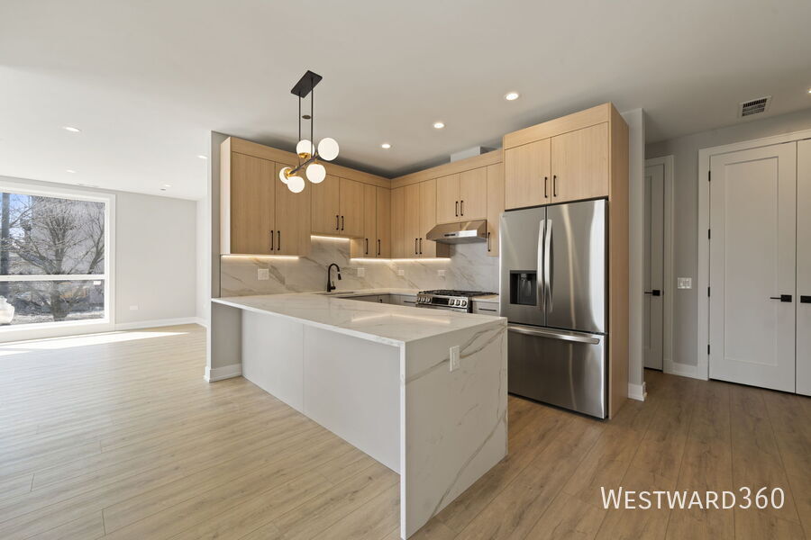 Foto principal - 2354 W Polk St