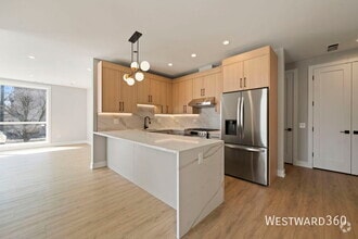 Building Photo - 2354 W Polk St
