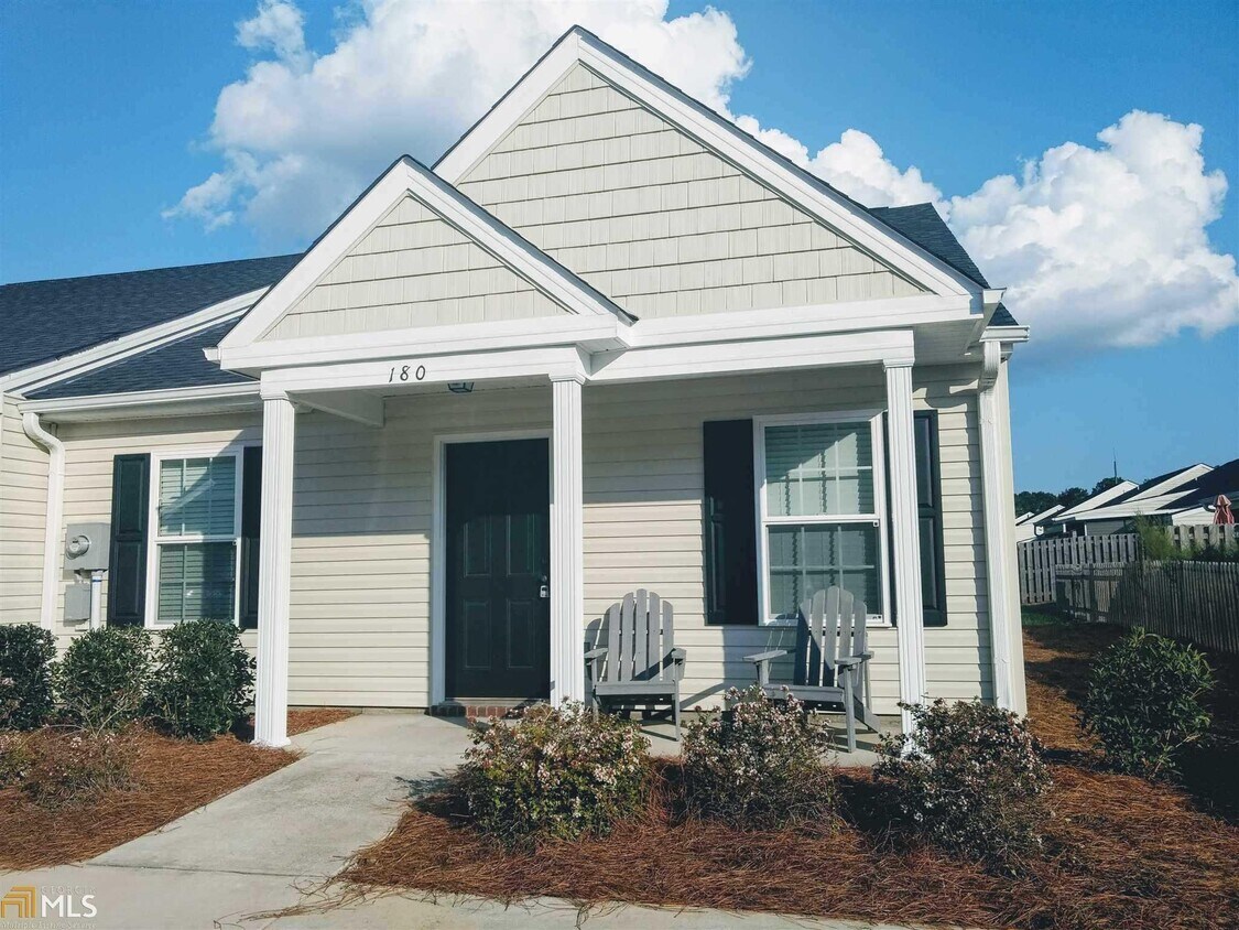 Primary Photo - 180 Buckhaven Way